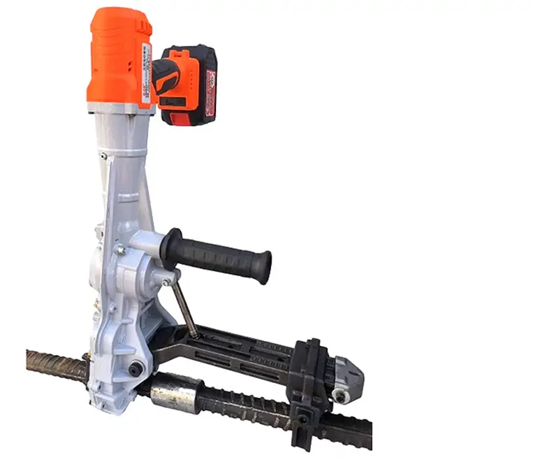 Electric steel bar coupling torque wrench for transverse installation of steel bars