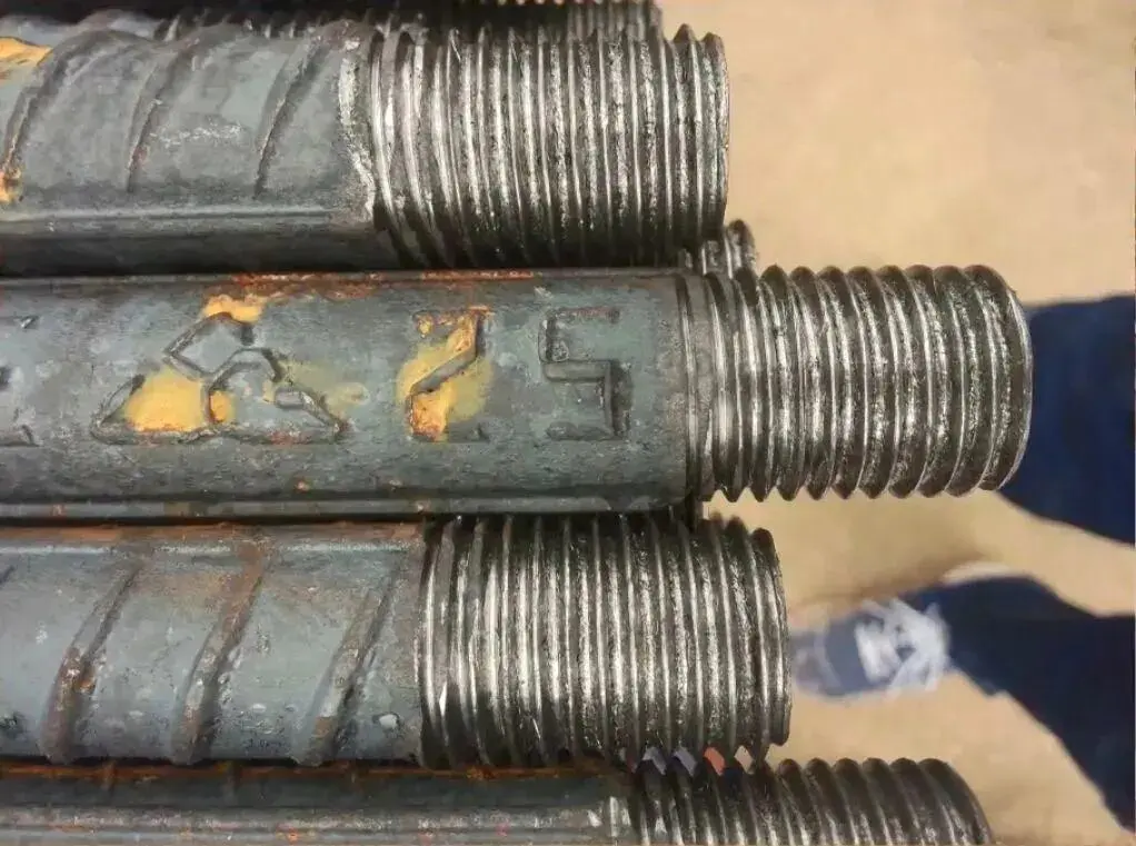 Threaded reinforcing bars processed on site 2