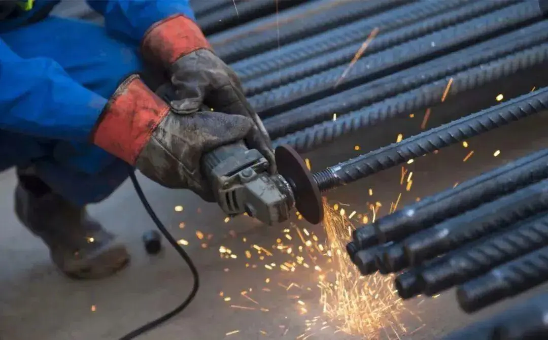 use a grinding wheel cutter to grind