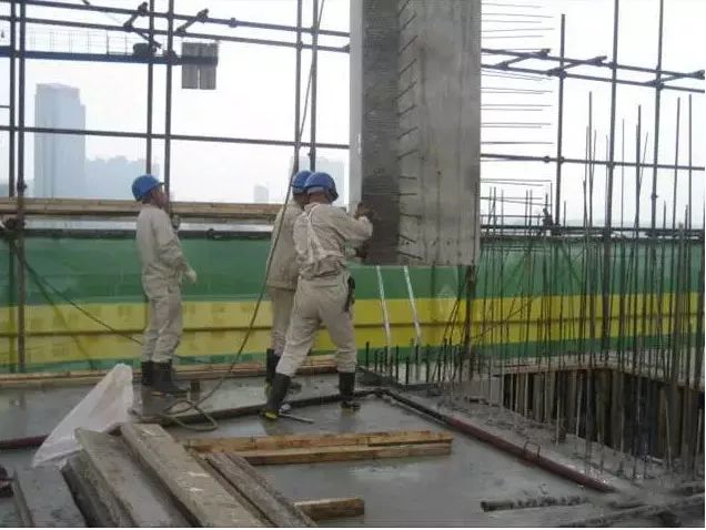 Lifting and securing components