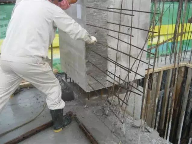 Lifting and securing components