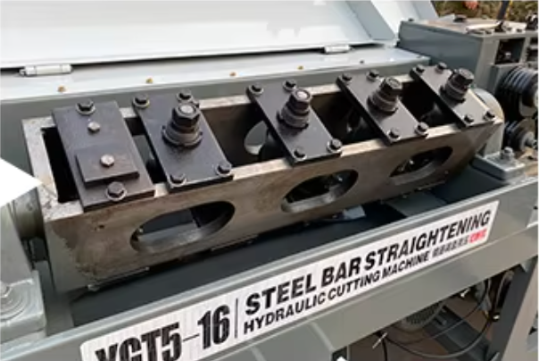 Steel bar straightening and cutting machine - straightening frame